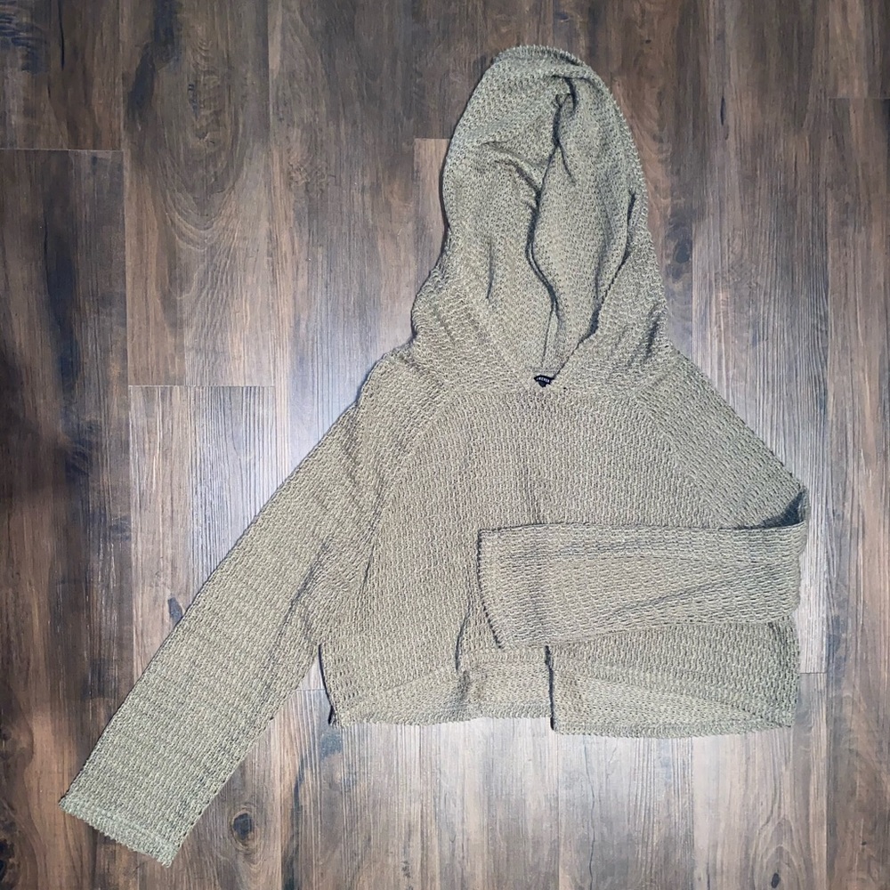 Green hooded crop top